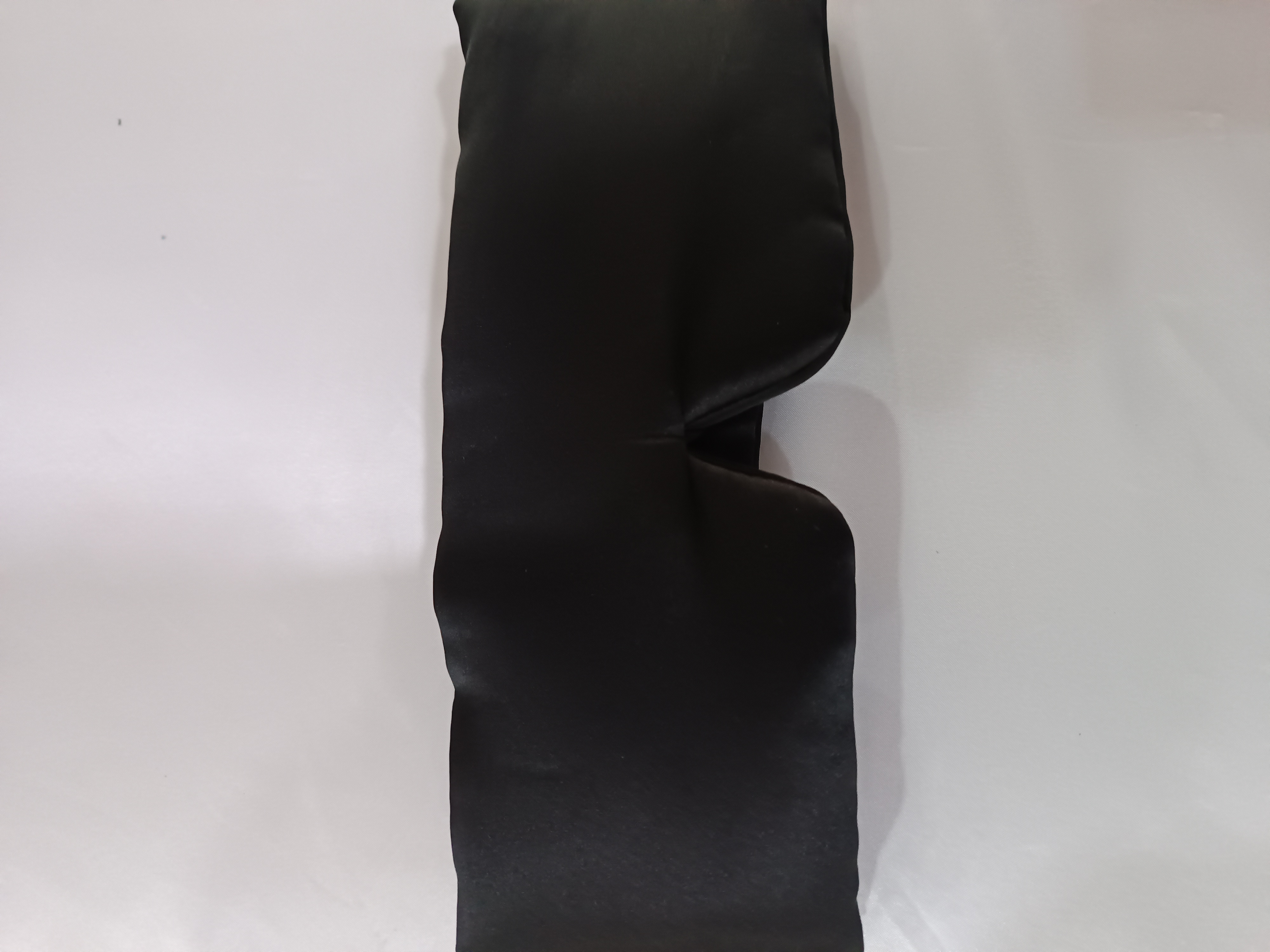 Deep Sleep silk eye mask worn, photo 1