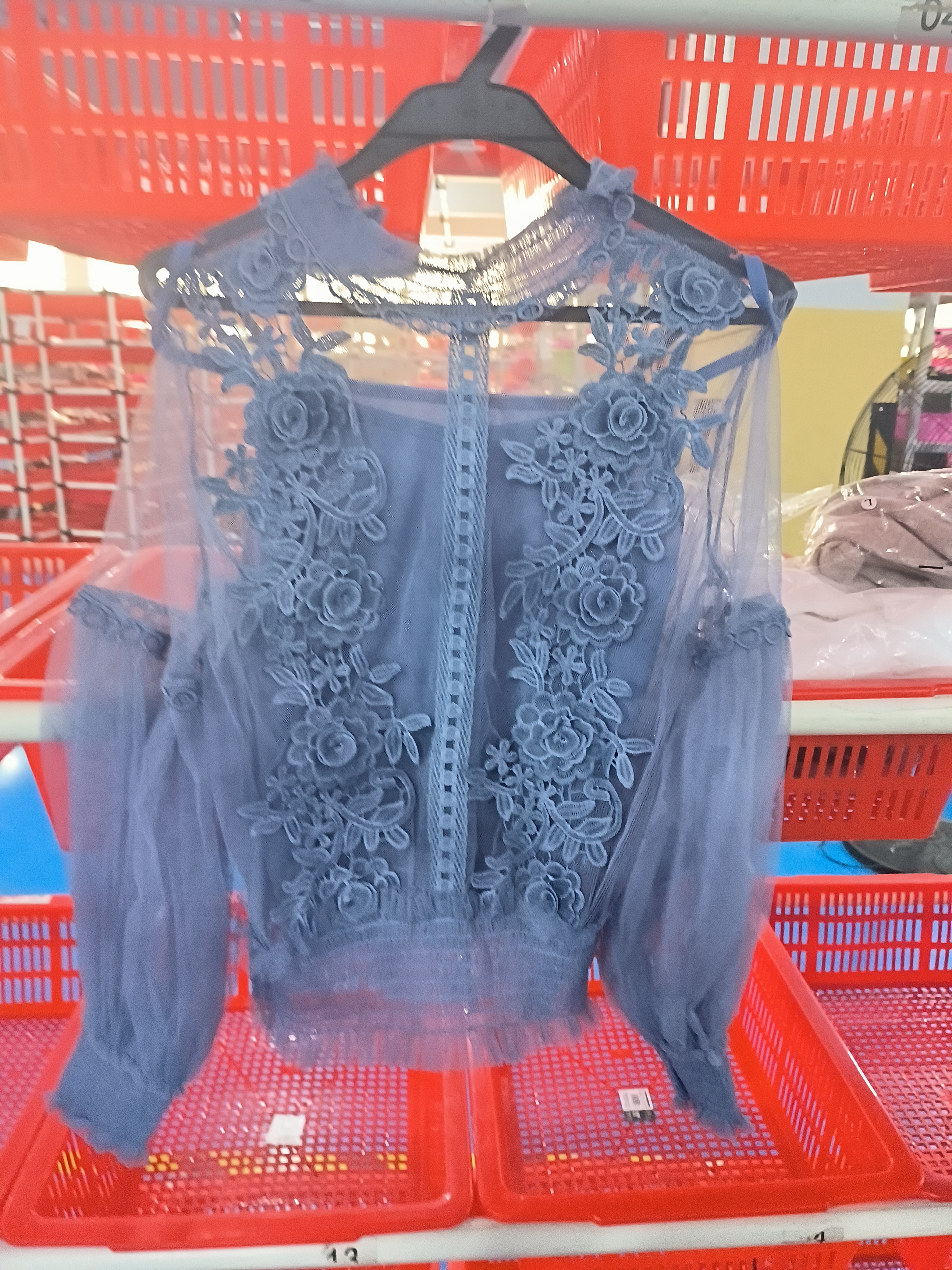 Lumière Lace Lantern-Sleeve Top – detail 11