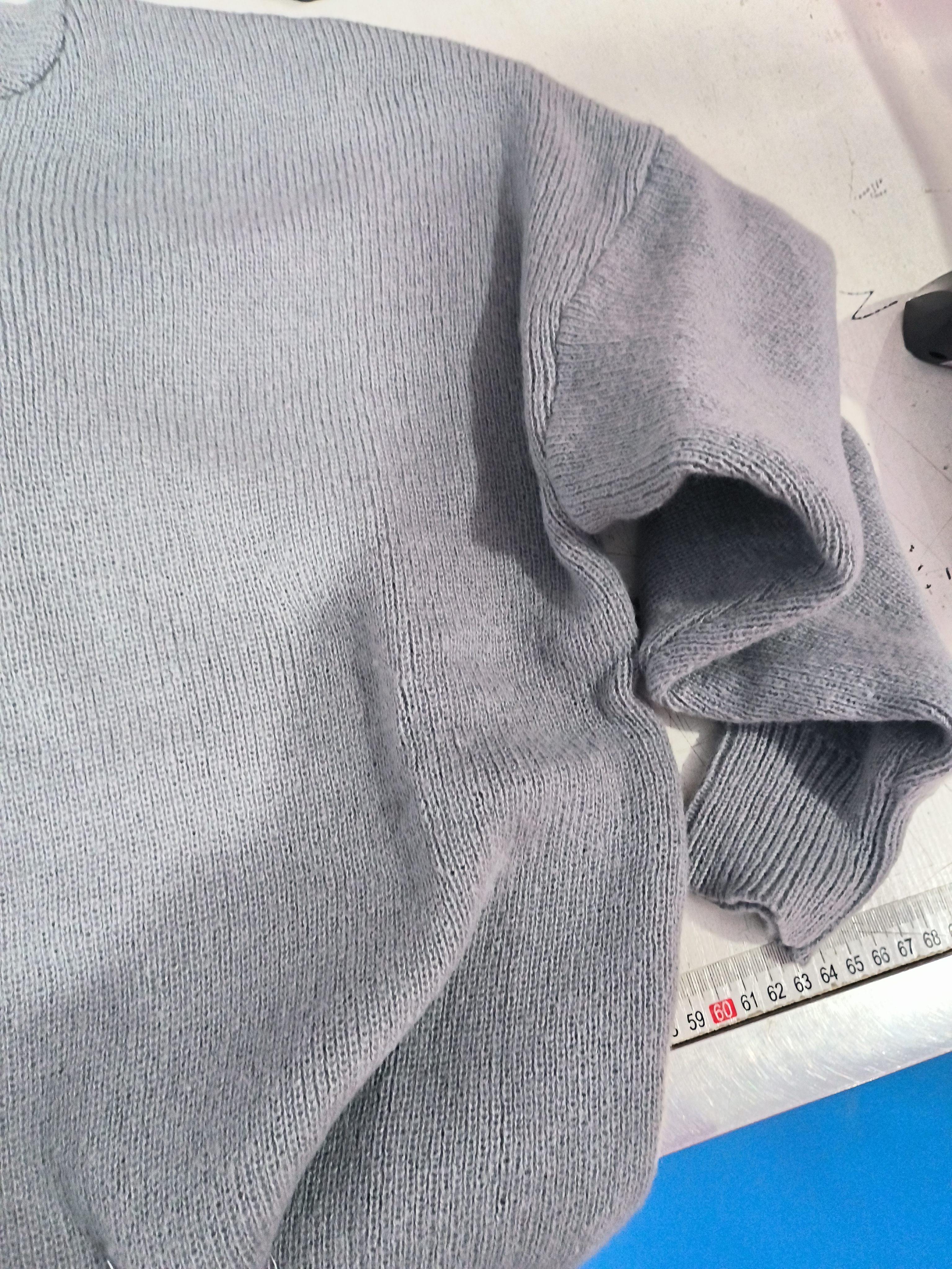 Supplier-provided actual product photo of women's drawstring hoodie 2