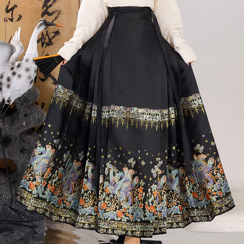 Black horse face skirt