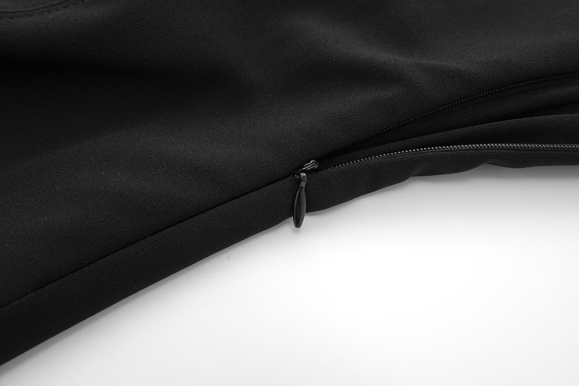 Black Heart Shape Collar Off-the-shoulder Design Jumpsuit