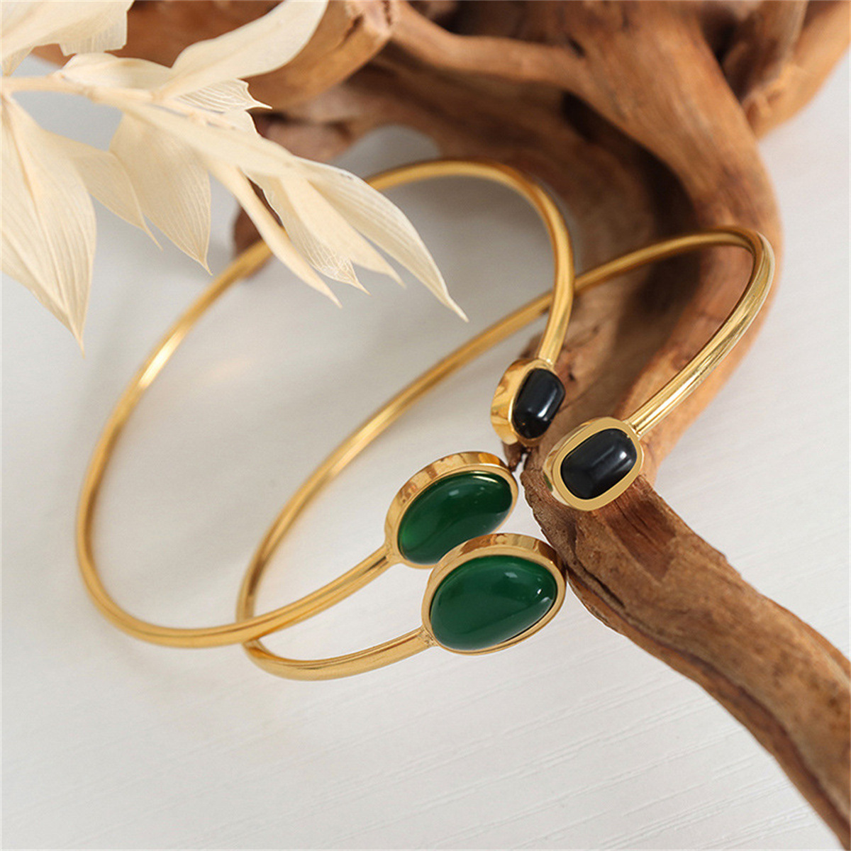 Simple Gold Alloy Inlaid Green Irregular Resin Open-end Bangle Bracelet - Jewelry & Watches