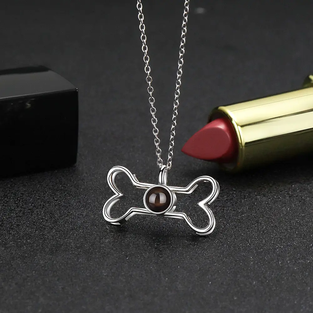 Fashion Niche Language Projection Necklace