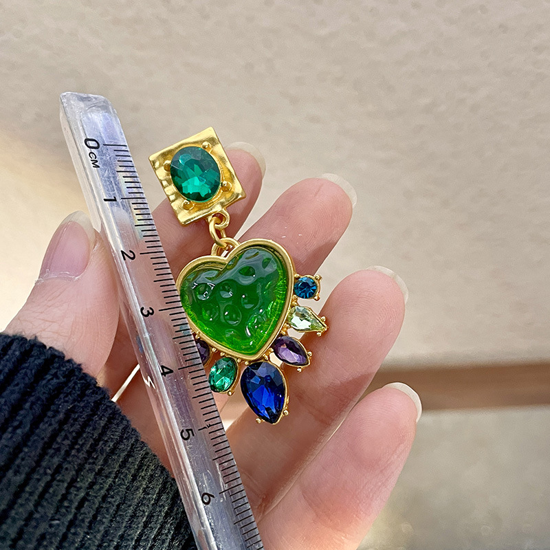 Vintage Heart-shaped Glass Stud Earrings Mixed Color