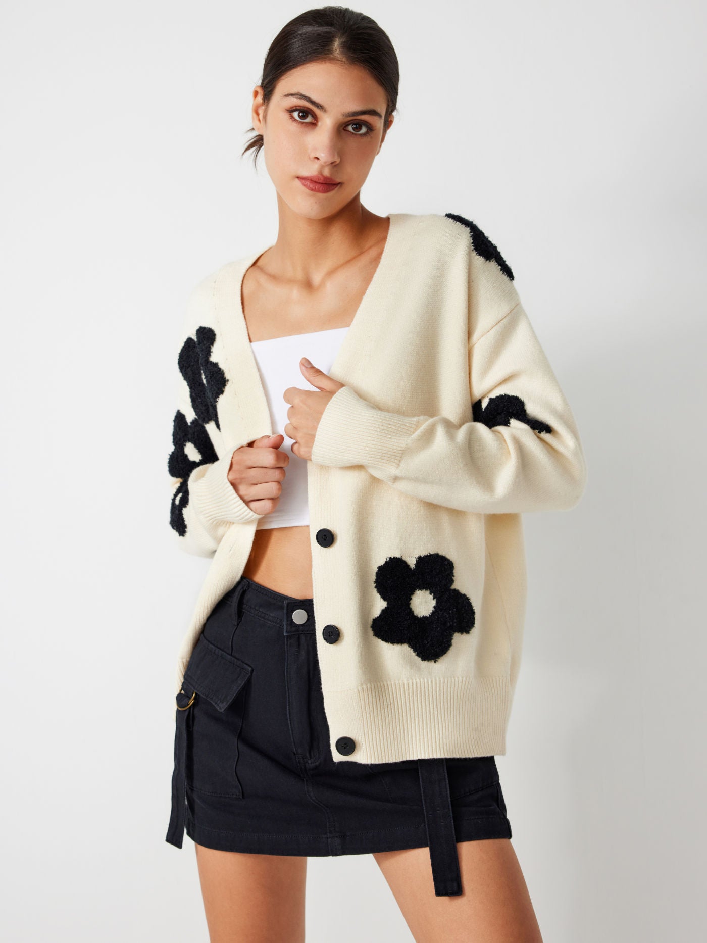 Women's V-neck Three-dimensional Applique Thin Floral Knitwear Jacket