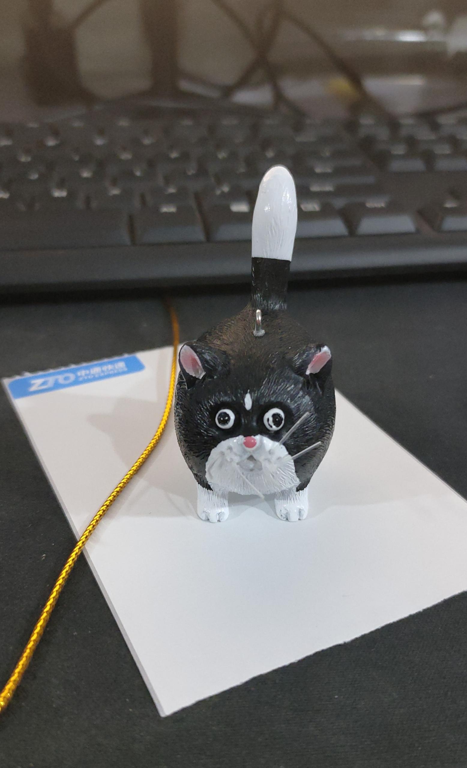 New Cute Cat Resin Crafts Decoration Pendant Black And White - Shop at LoveMi