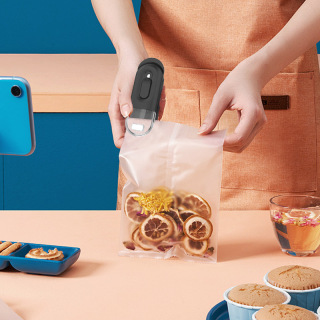Bag Sealer & Cutter — handheld, seals and cuts in one