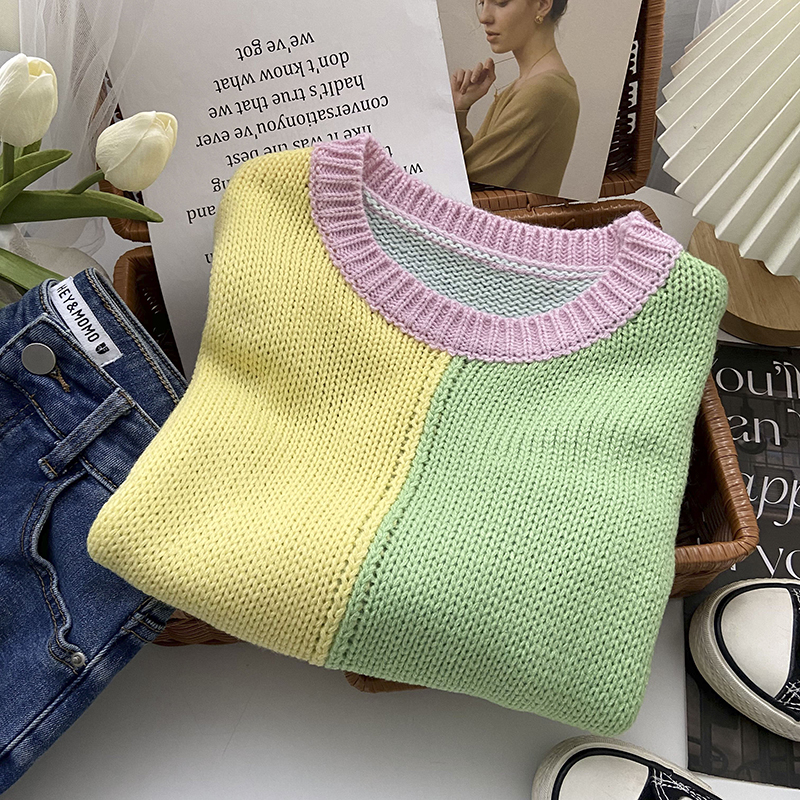 Women's Short Sleeved Knitted Sweater