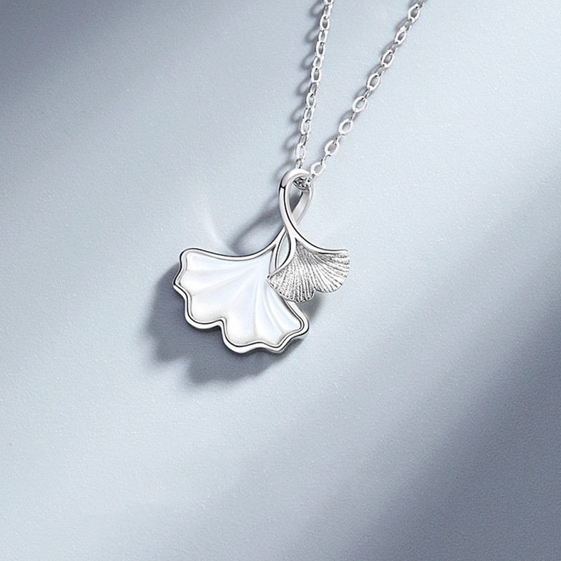 Platinum Pendant With Chain