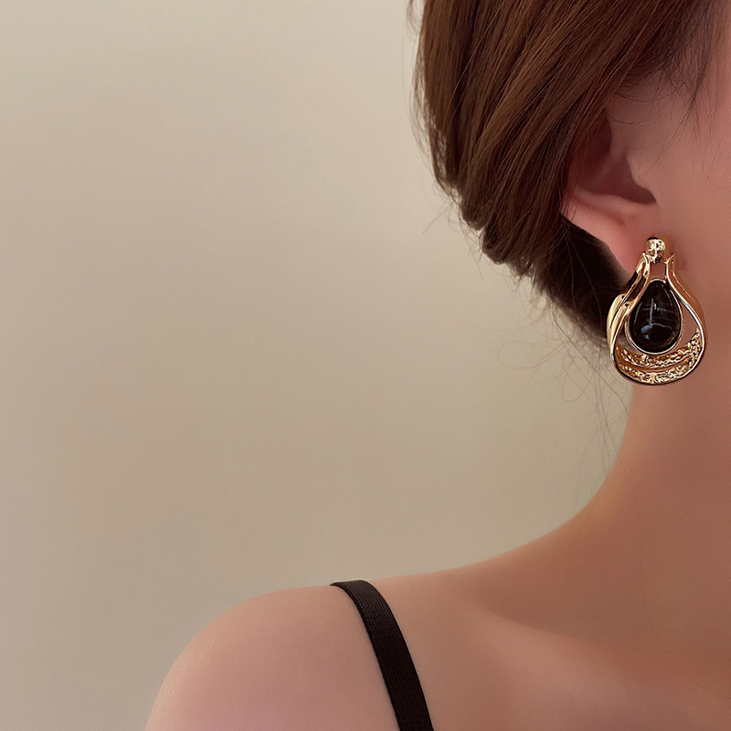 Retro Baroque Drop Earrings Fashion