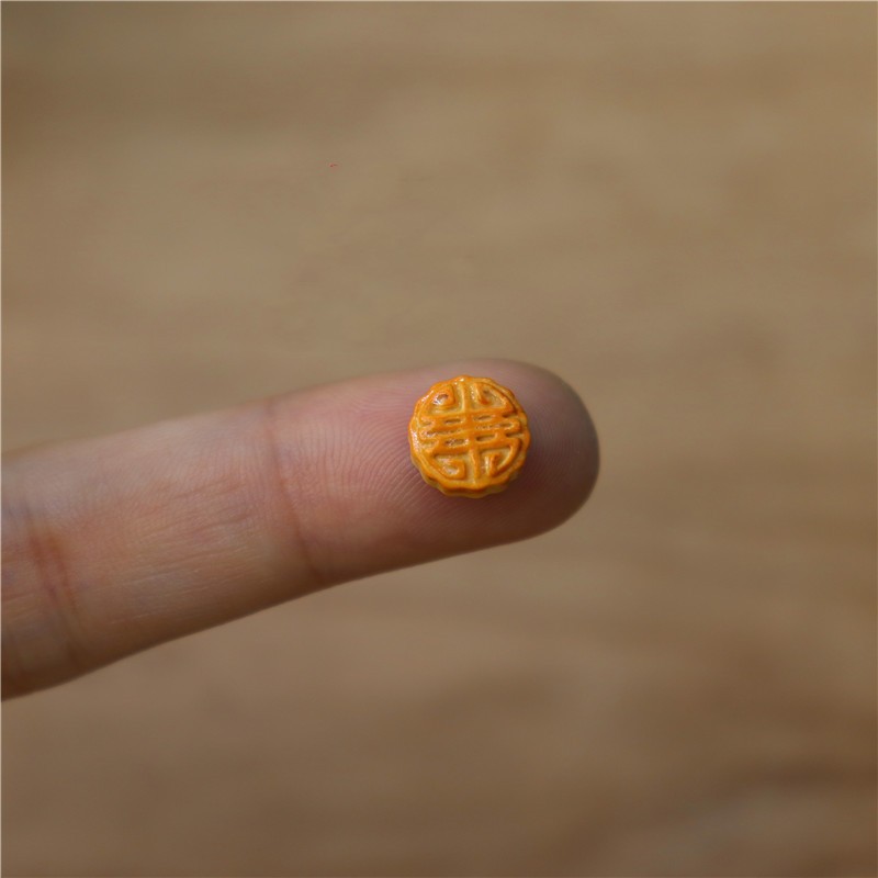 Xi shaped mooncakes