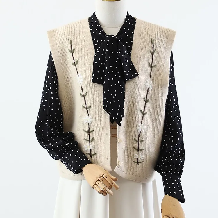 College Style Knit Sweater Layered On Top - Apricot