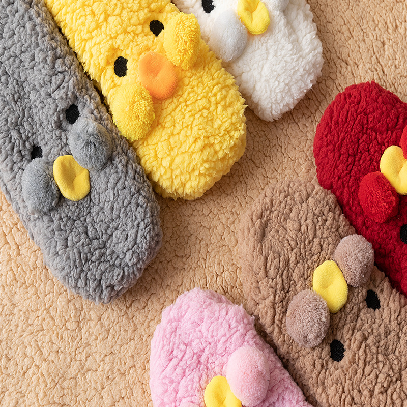 Title 10, Niedliche Cartoon-Bär-Fuzzy-Socken für Frauen, ...