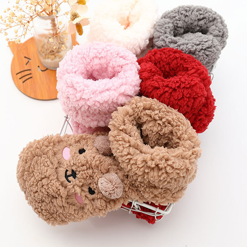 Title 3, Niedliche Cartoon-Bär-Fuzzy-Socken für Frauen, ...