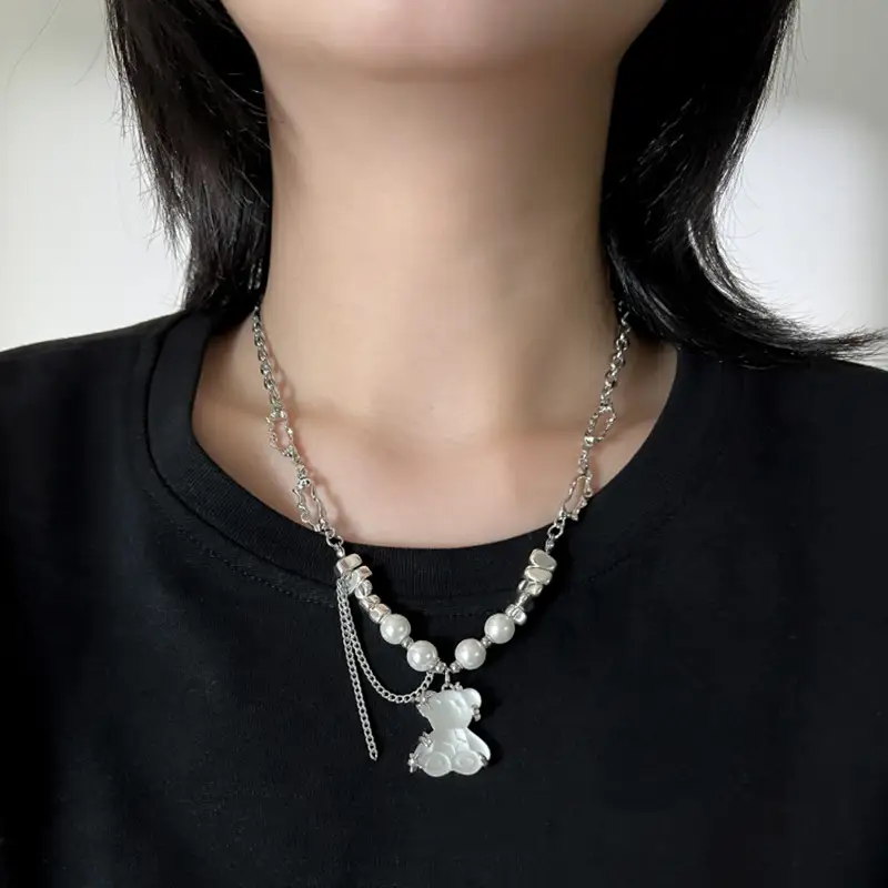 Pearl Spliced Jelly Bear Necklace Niche