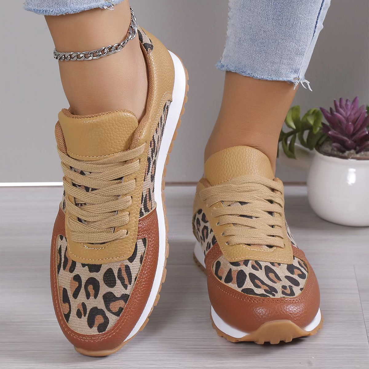 Sportschuhe für Frauen mit Leopard Print