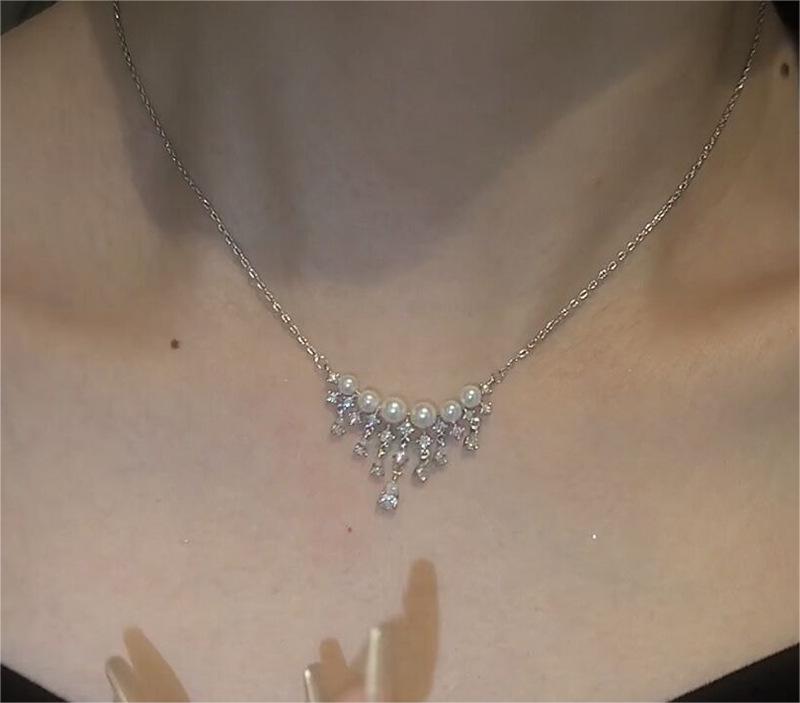 Pearl Water Drop Starry Necklace Light Luxury Minority High-grade Design Versatile Fashion Female