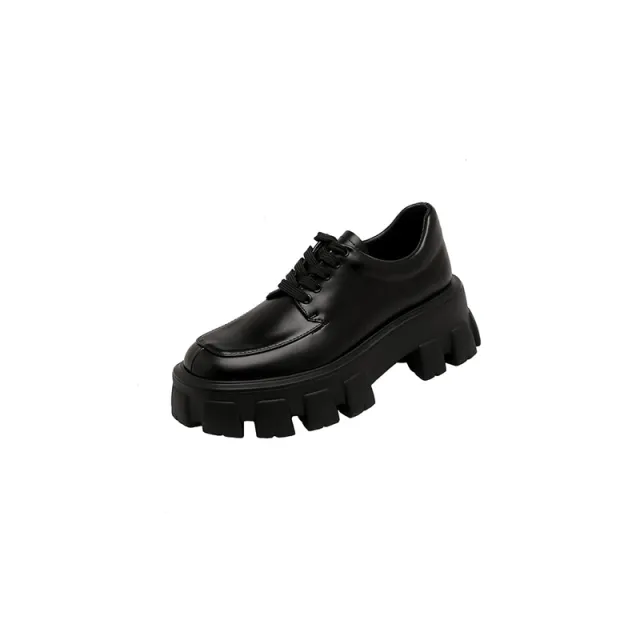 A Woman With A Platform And A Single Shoe Matte Single Lining 40 - Shop at LoveMi