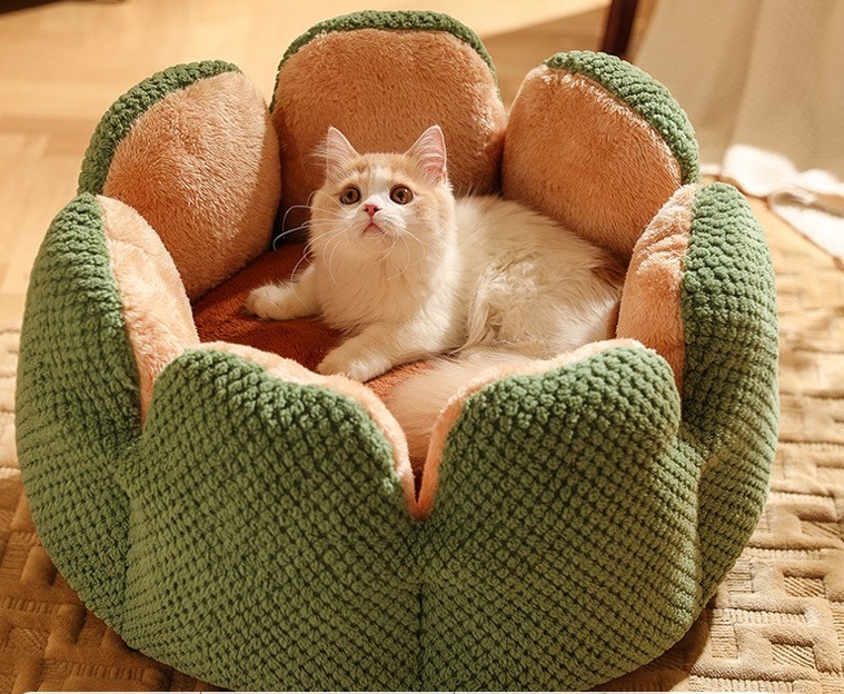 Soft And Warm Cactus Petal Pet Nest Green - Shop at LoveMi