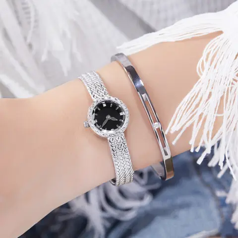 Simple Retro Special Interest Light Luxury Small Gold Women's
