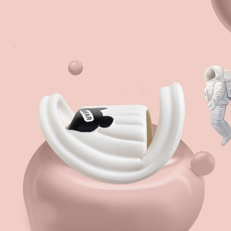 شبشب نسائي بتصميم الدب لصيف المنزل بألوان صلبة مخططة، بنعل سميك مقاوم للانزلاق، مناسب للزوجين للاستخدام على الأرضية والحمام.