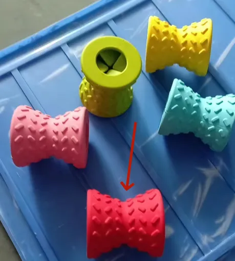 Food Leak Function Interactive Pet Puzzle Toy - Red
