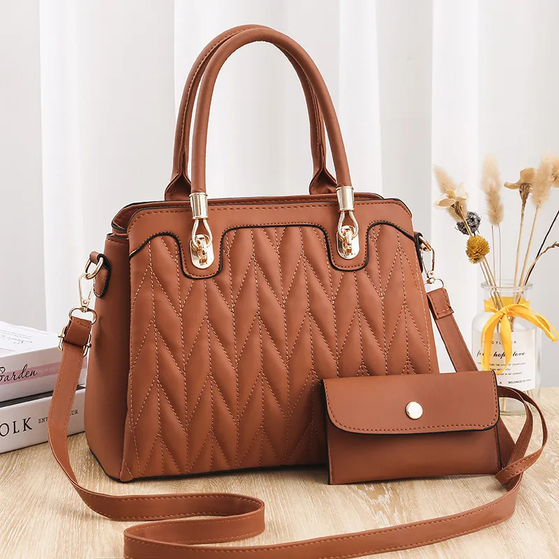 Embroidered Diamond Pattern Fashionable Handbag With Large Capacity - Yellow