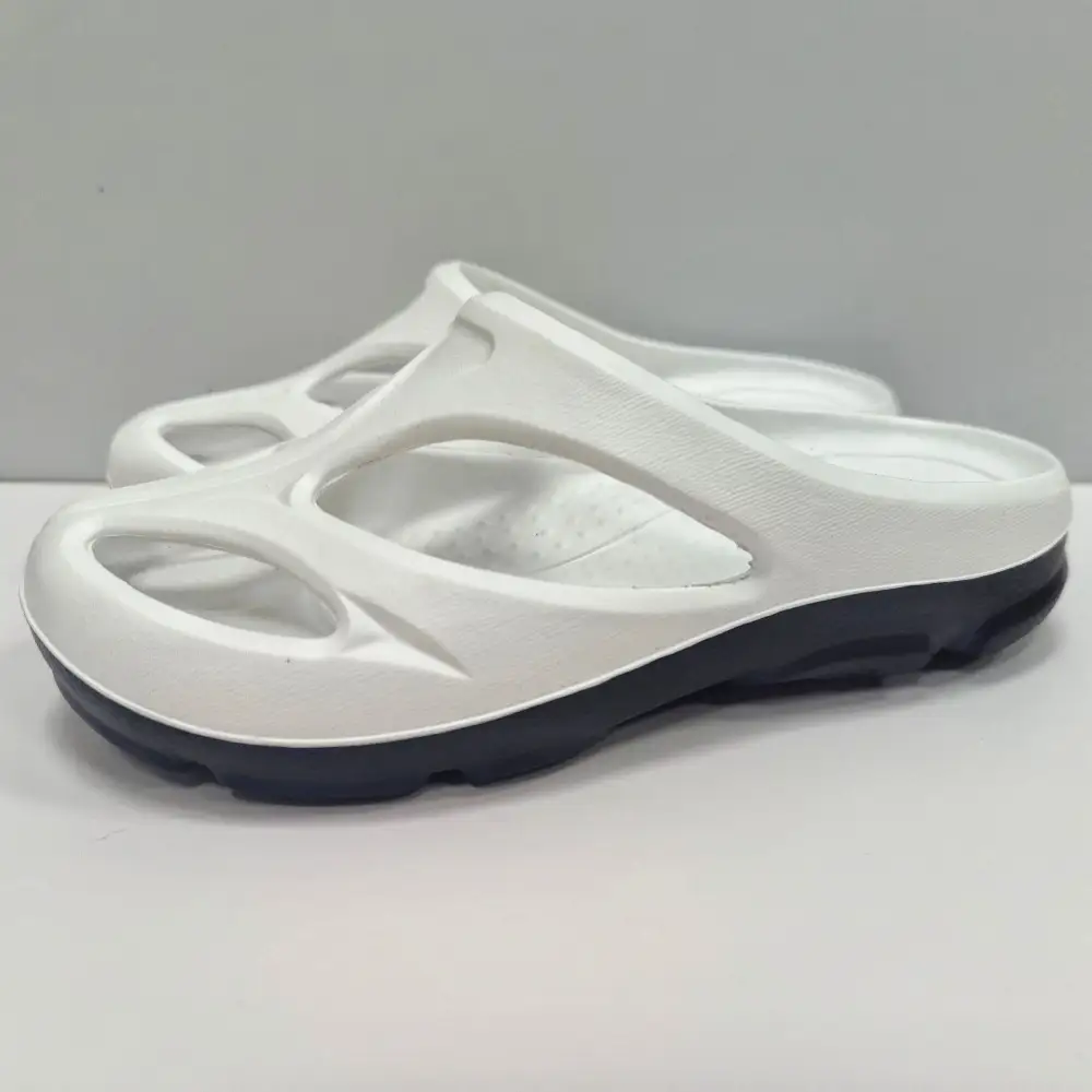 New Flat Hole Shoes for Men