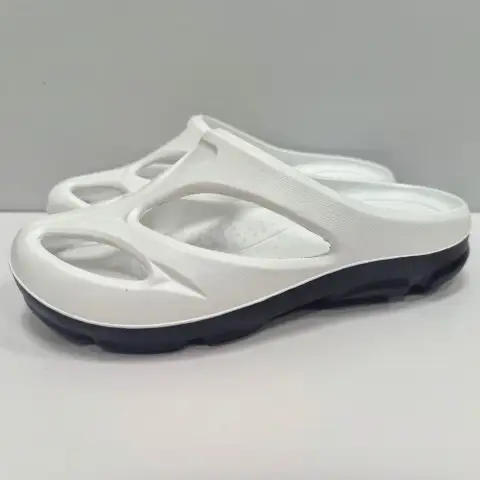 New Flat Hole Shoes for Men