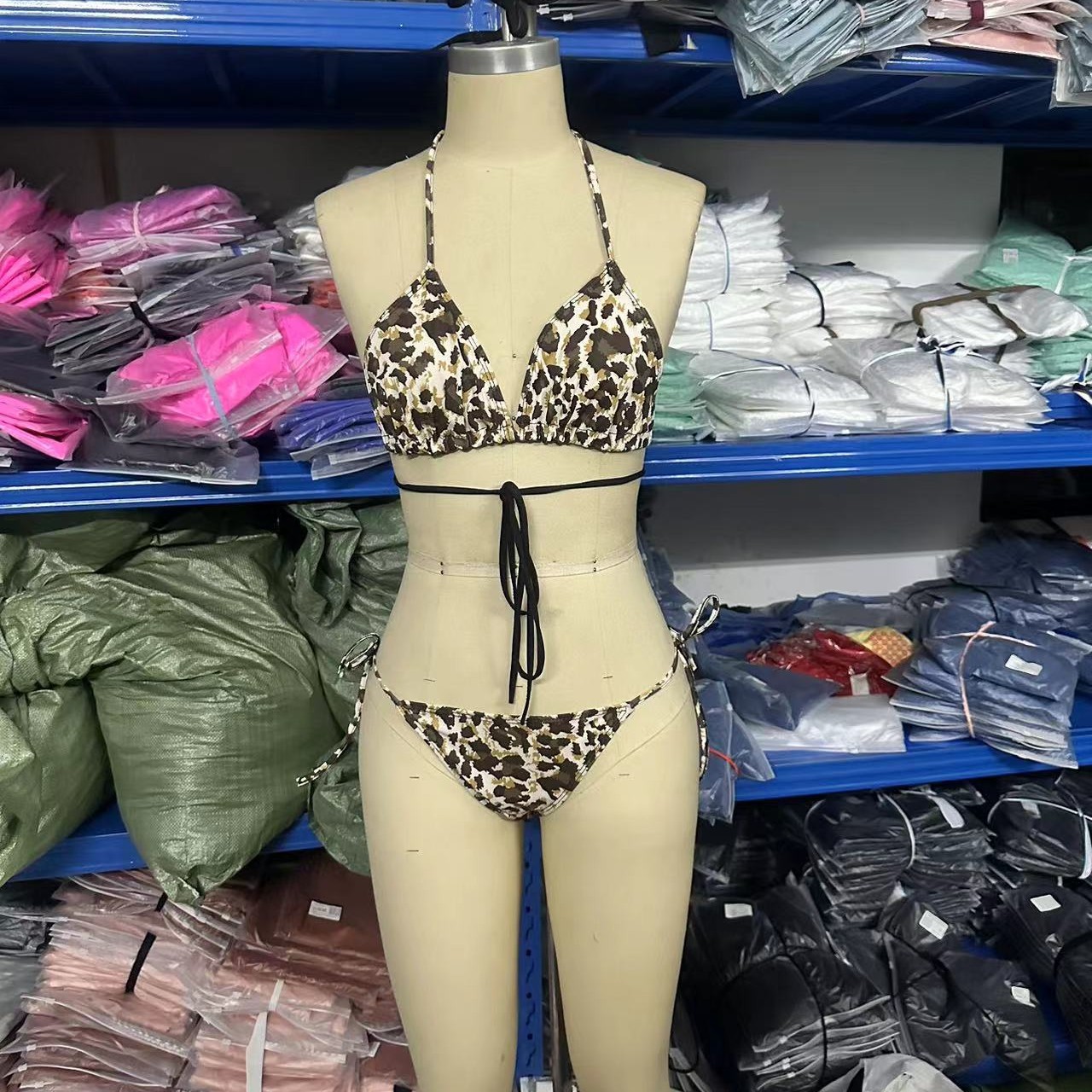 Breathable Strap Bikini Swimsuit For Women - Image 2