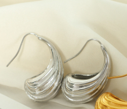 EH168 Gold Earrings