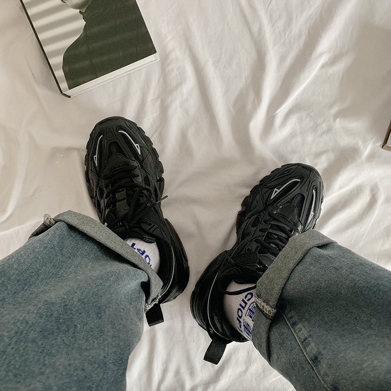 Men’s And Women’s Fashion Casual Breathable Sports Shoes