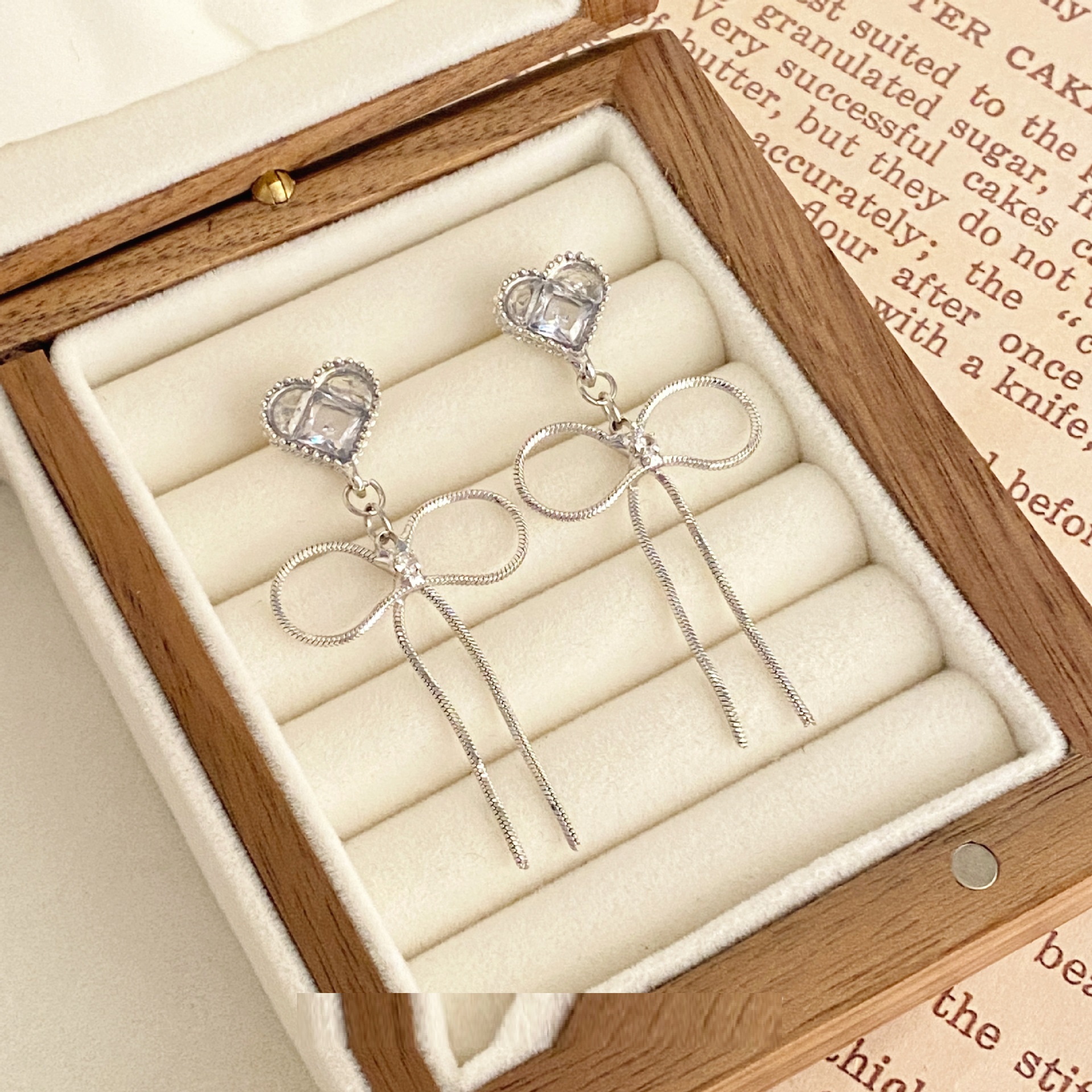 French Retro New Loving Heart Zircon Bow Long Fringe Earrings