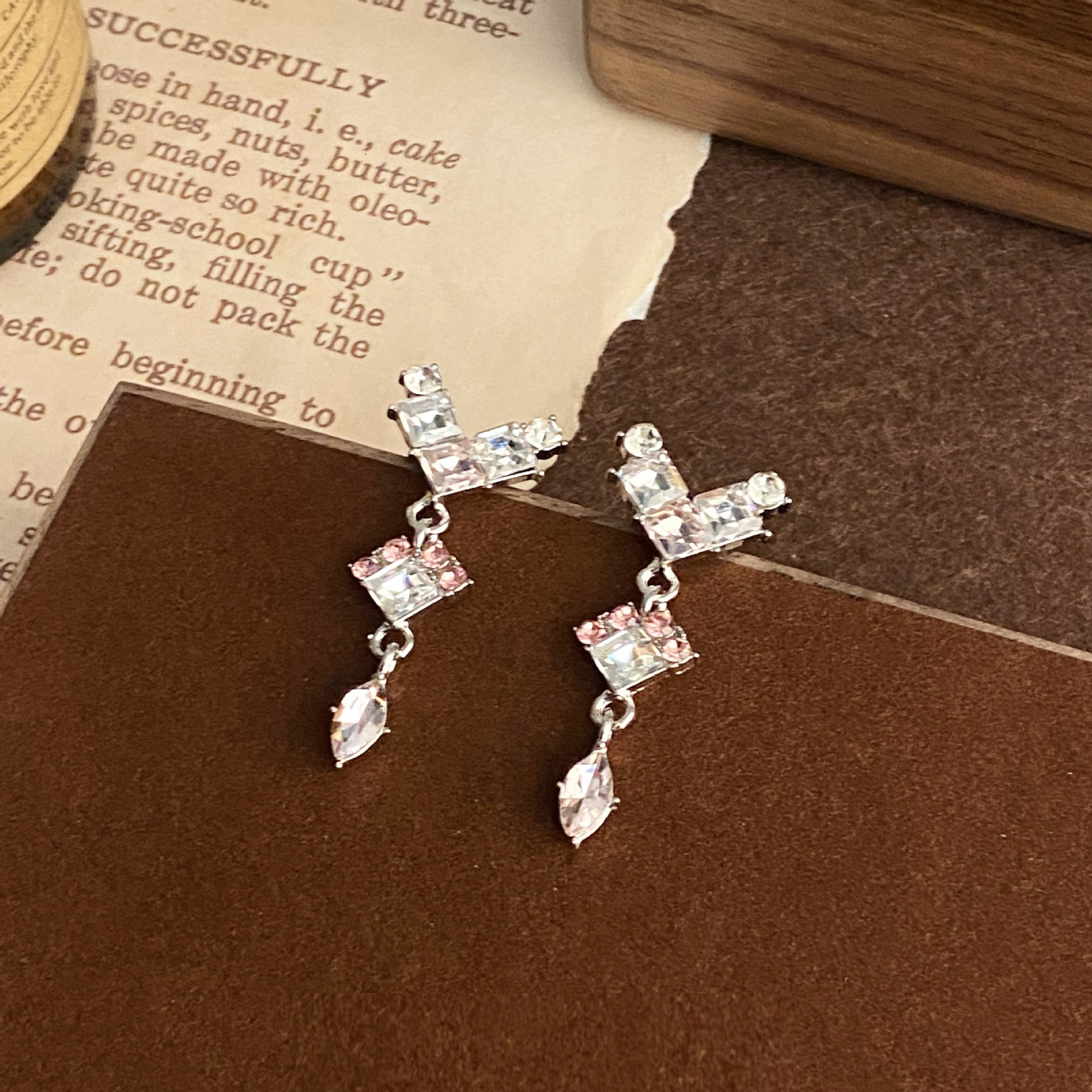 French Retro New Geometric Zircon Earrings