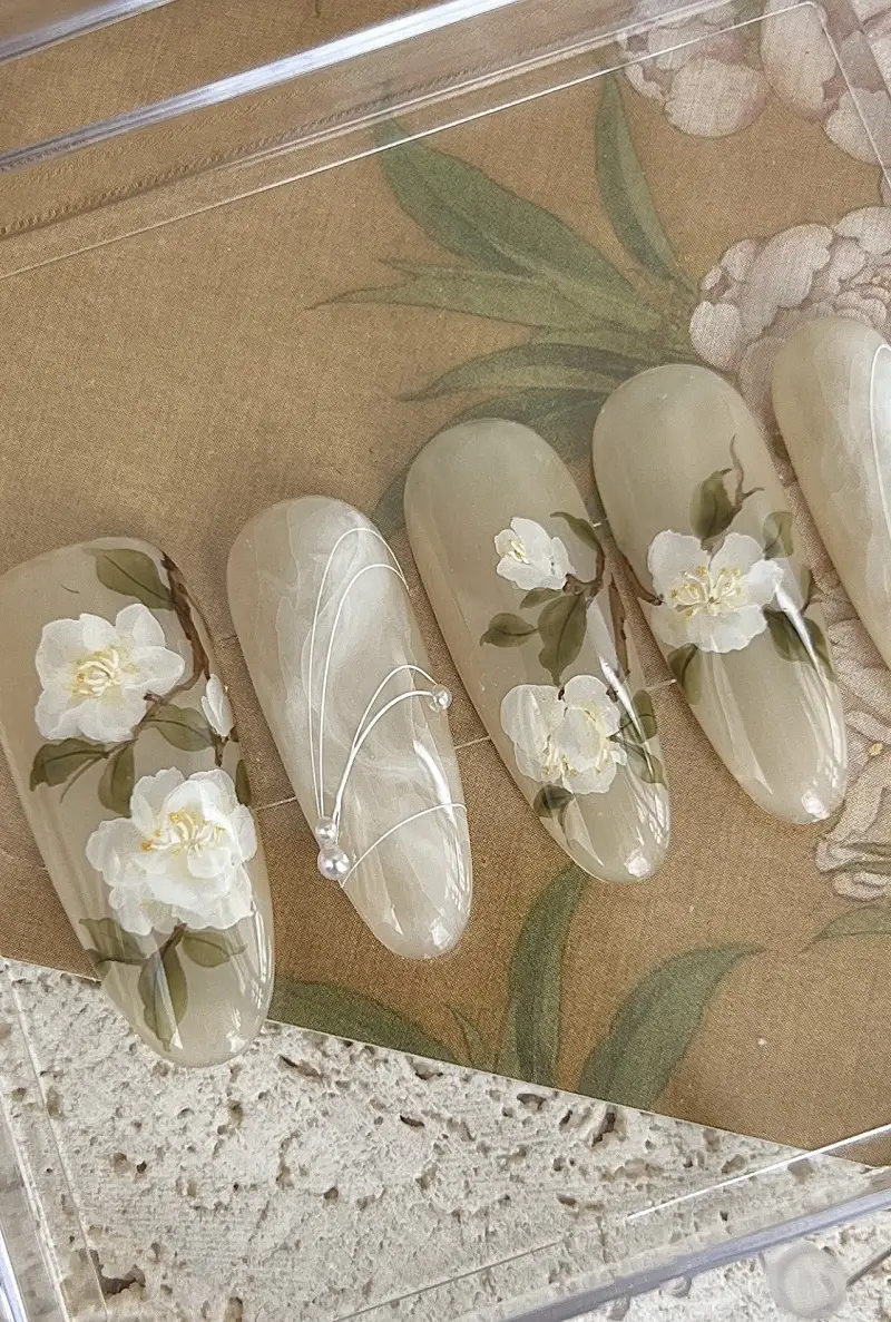 Hand-painted Baishan Tea With A Faint Dyeing Of Chinese Style And Wearing Armor