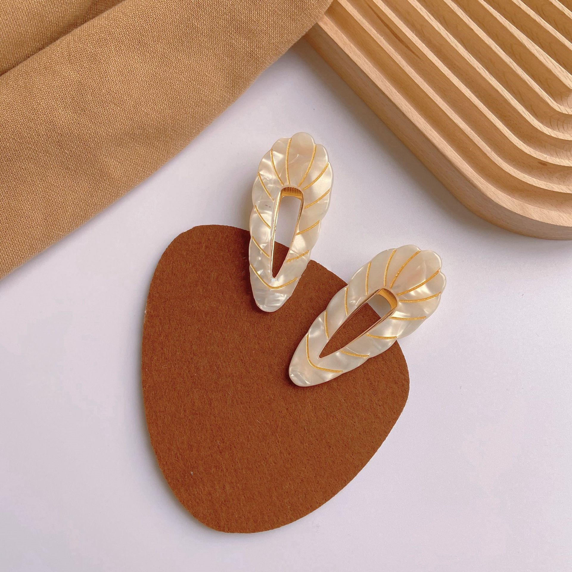 Acrylic Barrettes Scribing Wavy Edge