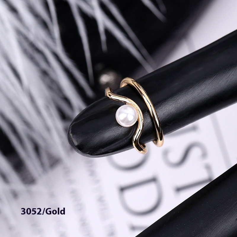 3052 Gold