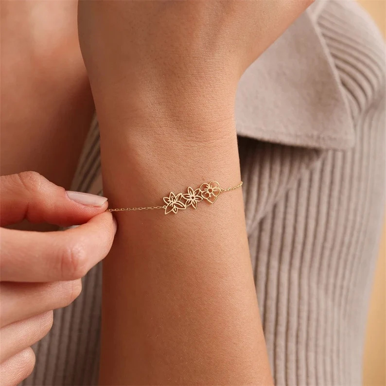 Minimalist And Versatile Flower Bracelet Born In December