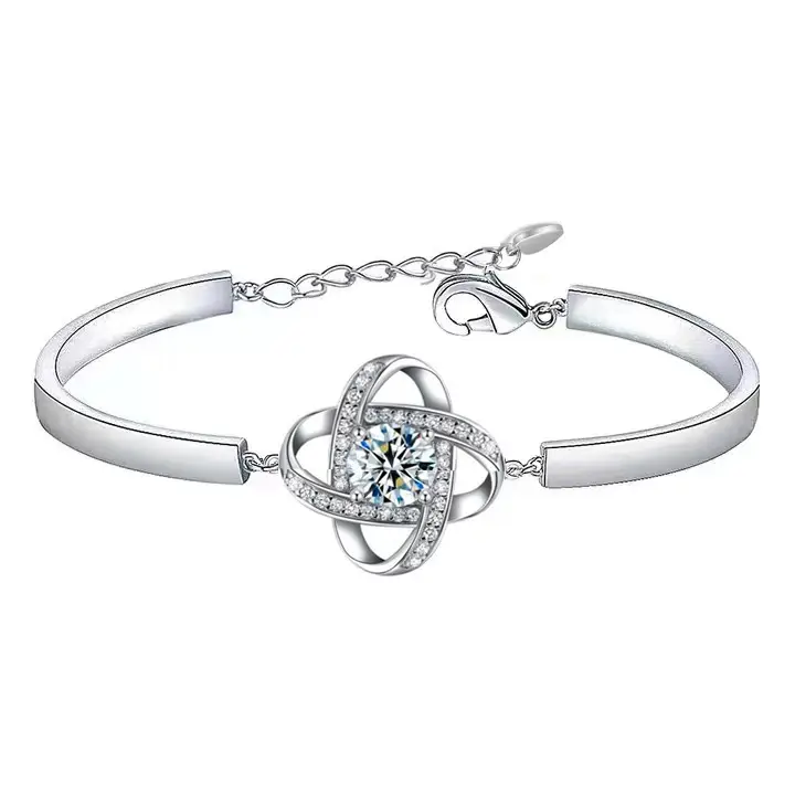 Women's Fashion Simple Rhinestone Four-leaf Clover Bracelet