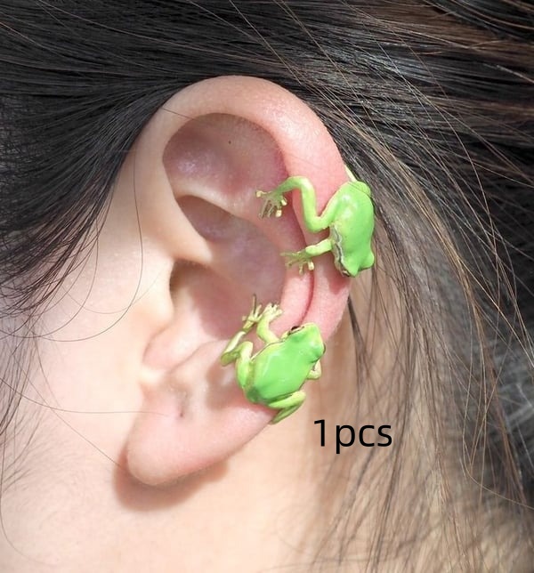 Green Tree Frog Ear Clip