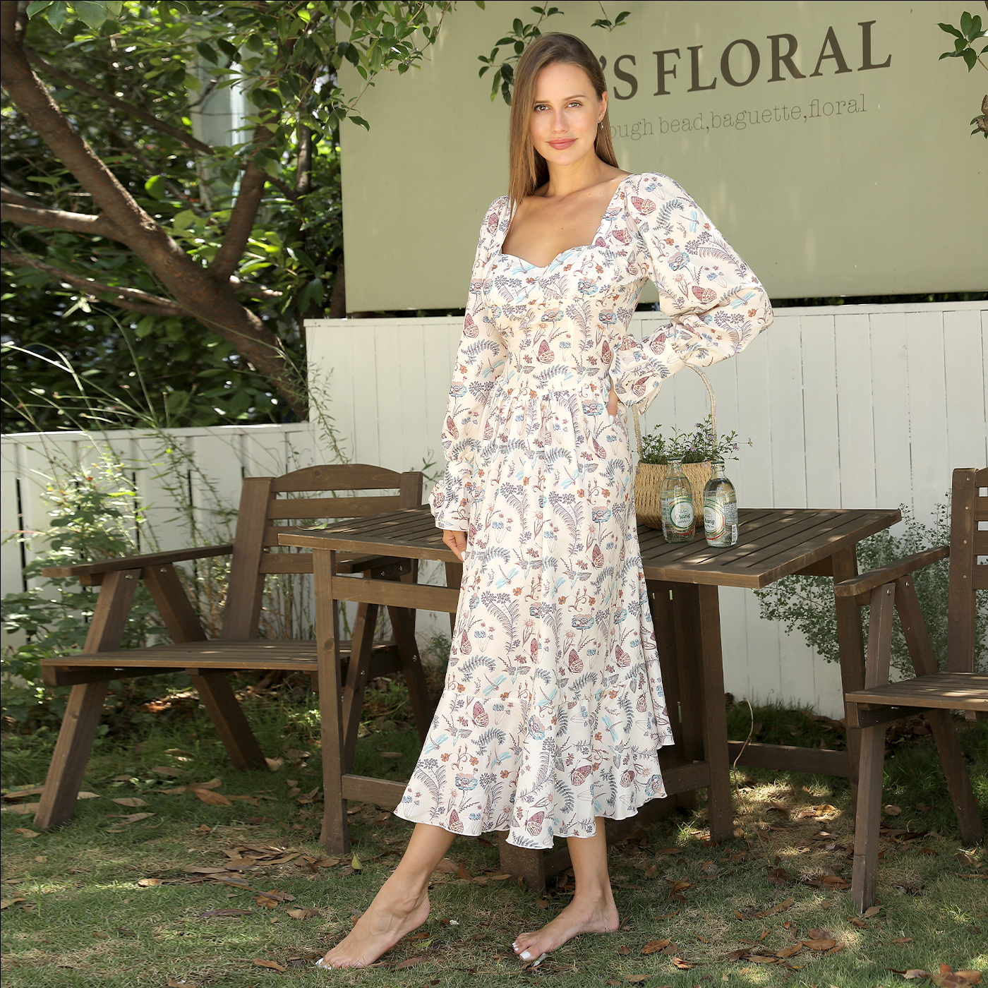 Square Neck Printed Long Sleeve Dress. Size Information: size：M,L,XL,XXL. Note：1. Asian sizes are 1 to 2 sizes smaller than European and American people. Choose the larger size if your size between two sizes. Please allow 2-3cm differences due to manual m