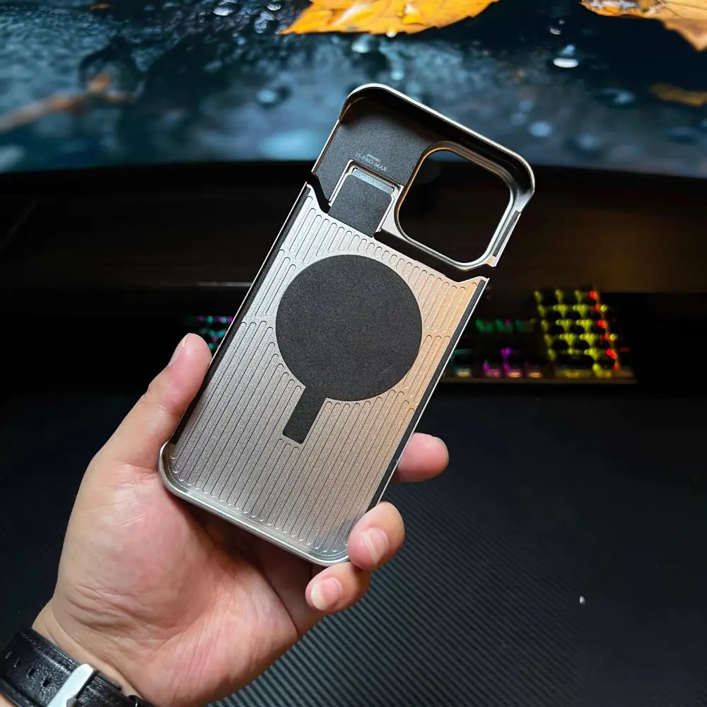 Aluminum Alloy Magnetic Suction Charging Advanced Sense Anti Drop Protective Case