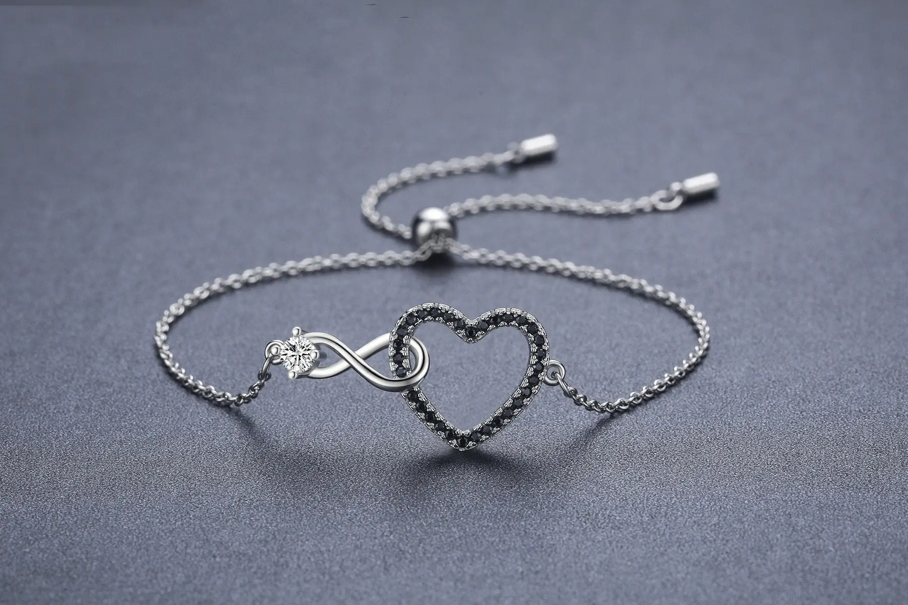 Heart-Shaped 8-shaped Bracelet Zircon Decoration