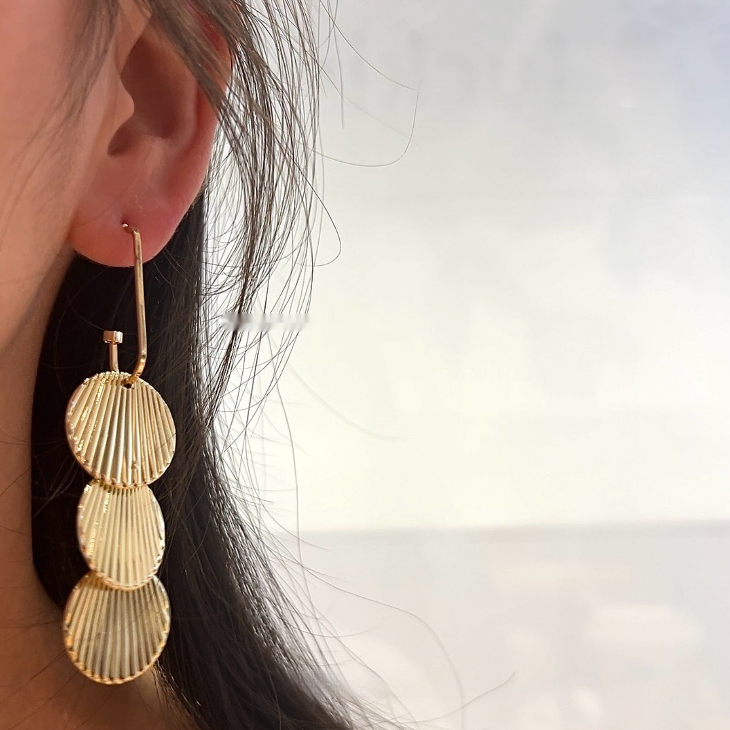 Hong Kong Style Exaggerated Round Metal Tassel Affordable Luxury Style Earrings