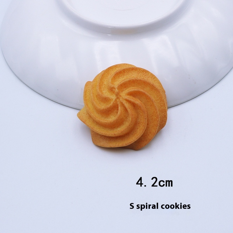 S Spiral Biscuit Large