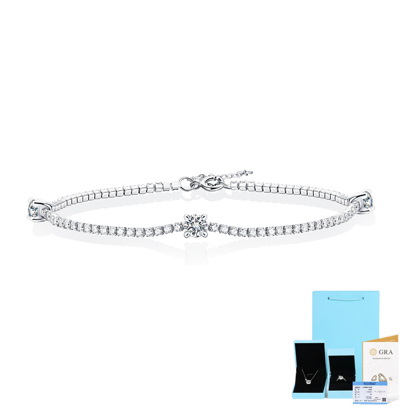 Moissanite has a certificate
