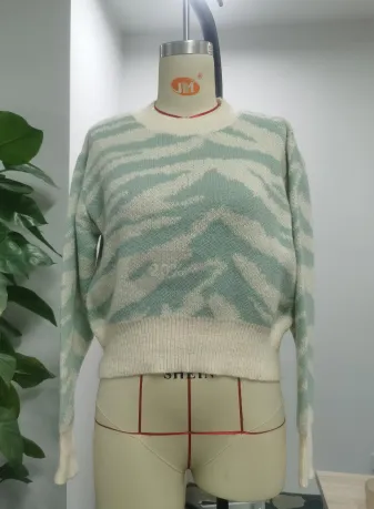 Women's Casual Long-sleeved Pullover Loose Sweater - Multicolor