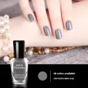 06 Fashionable Gray