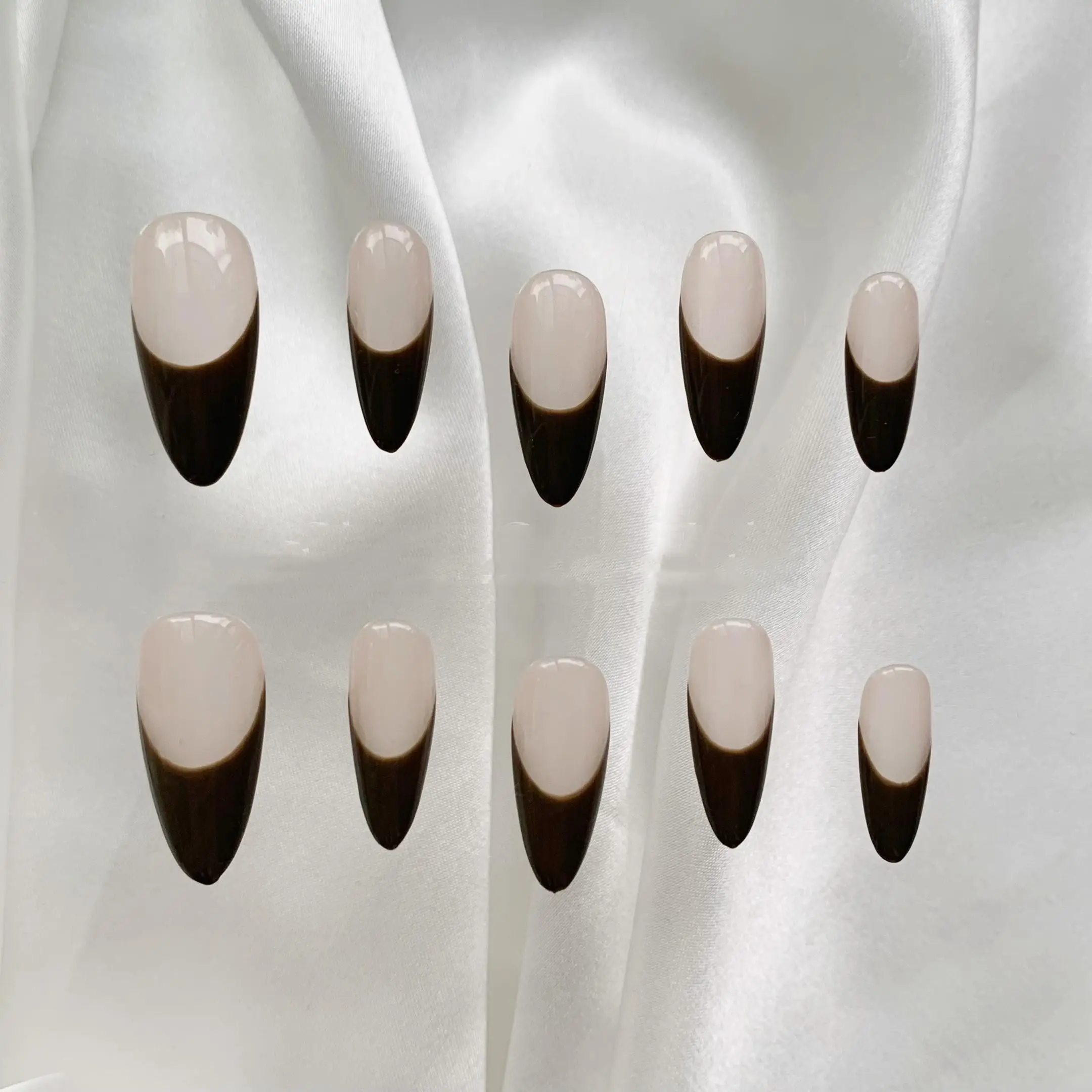 Advanced Almond Finished Nail Art