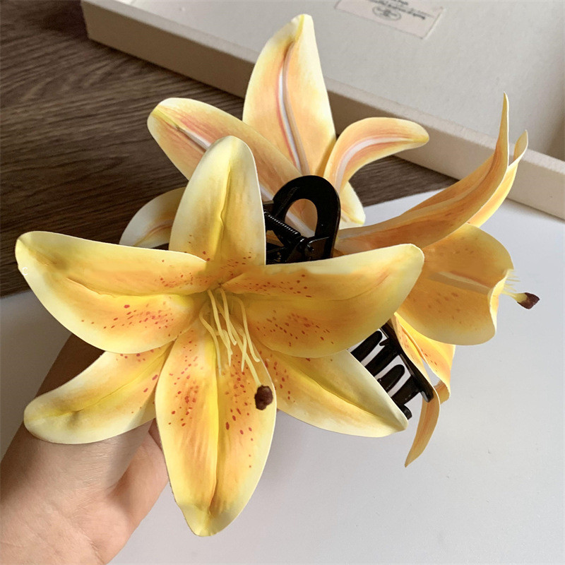 Yellow Lily Grip